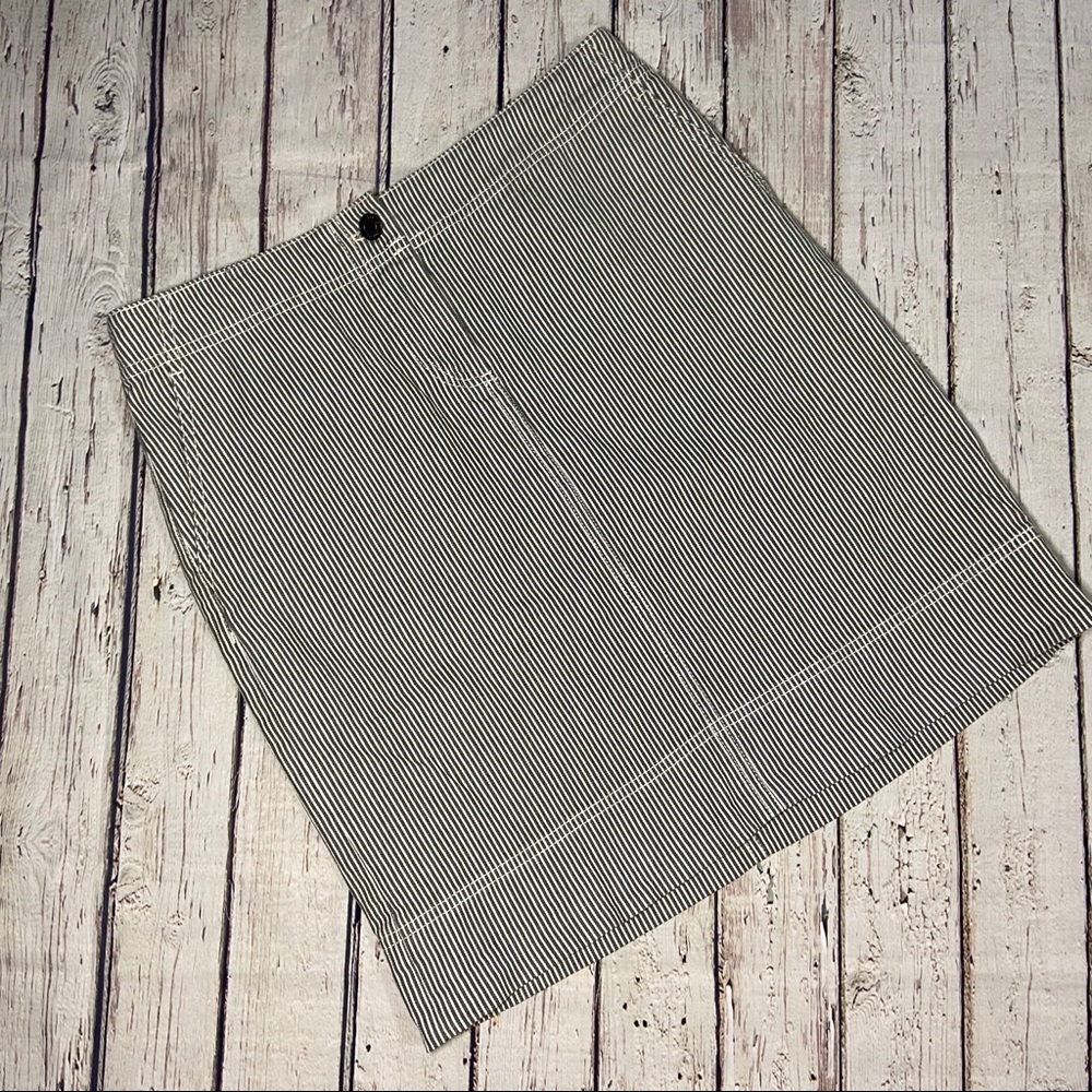 TALBOTS straight fitted skirt grey & white stripe